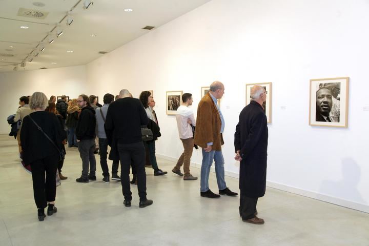 Visita guiada a los almacenes de la Colección de Fotografía Alcobendas