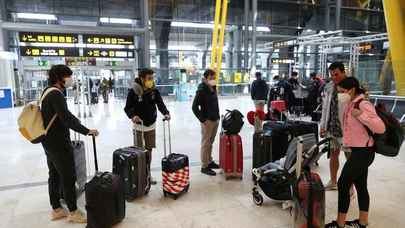 Los turistas extranjeros que lleguen a España tendrán que estar en cuarentena 14 días