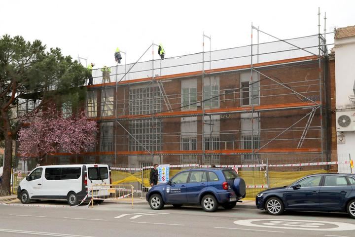 Comienza el derribo del antiguo edificio de la Asociación Cultural de Alcohólicos