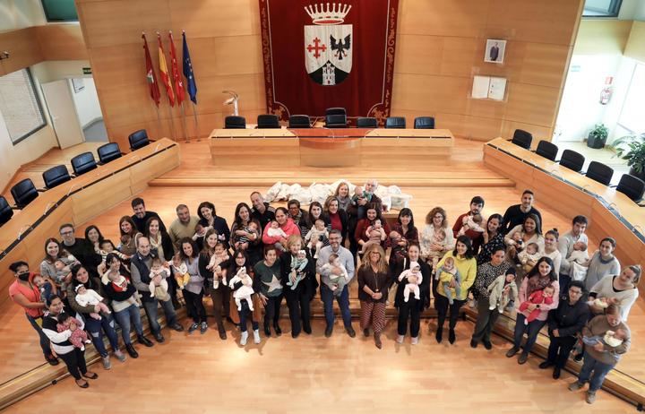 Alcobendas da la bienvenida a más de 100 niños recién nacidos