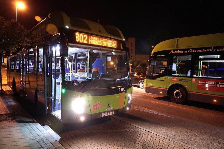 Madrid presta autobuses a los militares para trasladar a enfermos