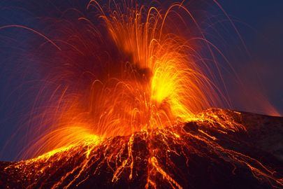 La lava arrasa un centenar de viviendas en La Palma