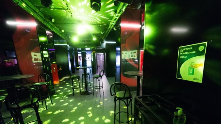 La Comunidad de Madrid estima que en su primera noche abrieron 800 discotecas y bares de copas