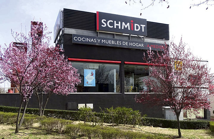 El primer concesionario Schmidt en España cumple 15 años