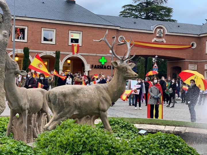 Protesta ciudadana en la Plaza de la Moraleja contra el gobierno