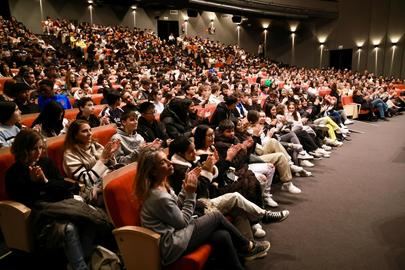 Más de 700 alumnos de Alcobendas rechazan la violencia de género