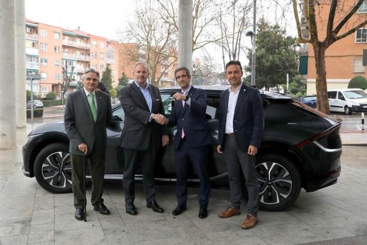 Kia entrega un vehículo eléctrico al Ayuntamiento