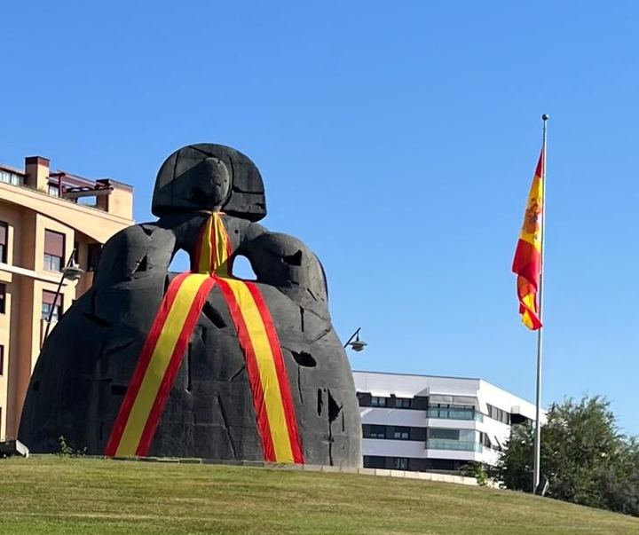 La Menina se viste para celebrar el día de la Hispanidad