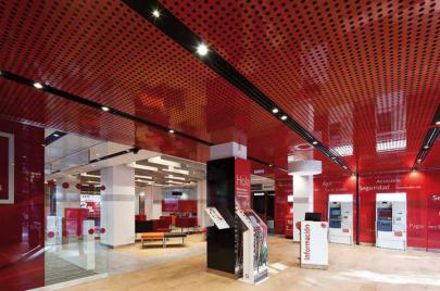 El Santander y Telefónica prueban en Alcobendas las primeras oficinas bancarias conectadas mediante 5G
