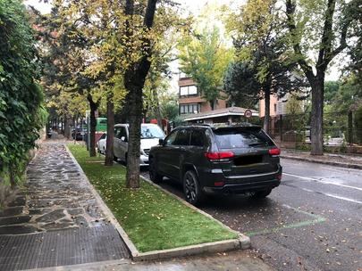 Adecuación de la acera de la calle Azalea en octubre