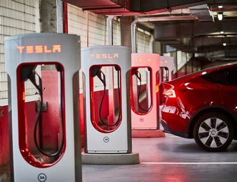 Tesla abre en Alcobendas un nuevo Tesla Center