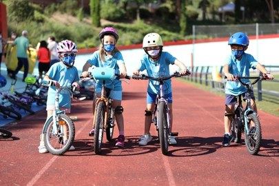 Conciliación familiar, actividades en las piscinas y más plazas sociales