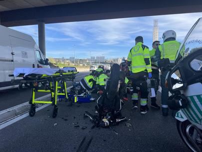 Motorista herido grave tras colisión con turismo en la A-1