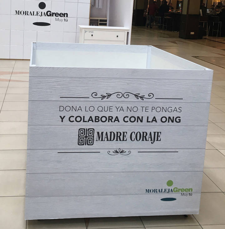 Vuelve el armario solidario a Moraleja Green