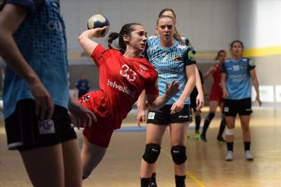 Las chicas del Helvetia Balonmano Alcobendas salvan la categoría