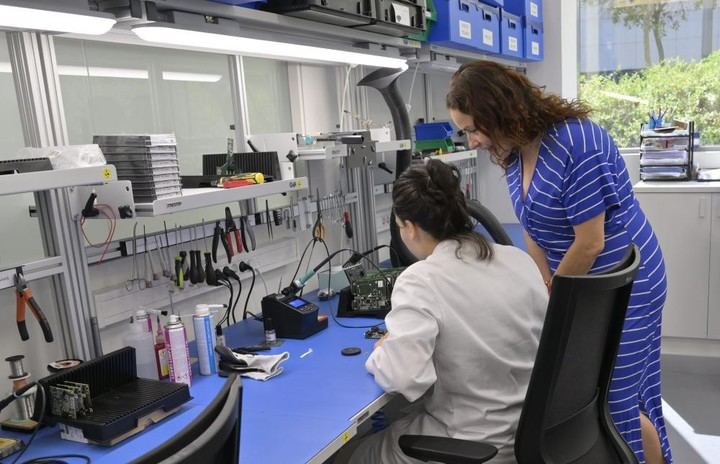Sanse alcanza pleno empleo tras nuevo descenso del paro