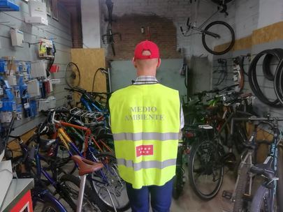 La Comunidad pone el foco en las baterías de litio de patinetes y bicicletas eléctricas