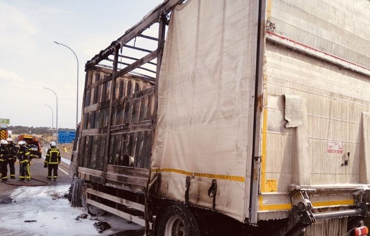 Retenciones significativas en la A-1 debido a incendio de camión cerca de Alcobendas