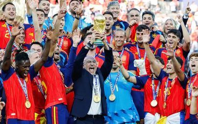 España vuelve a la cima del fútbol mundial con un triunfo ante Argentina