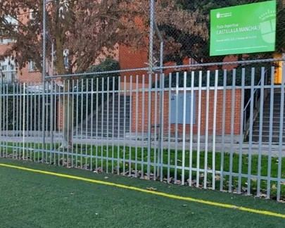El Ayuntamiento de Alcobendas reutiliza césped artificial para mejorar las instalaciones deportivas en parques