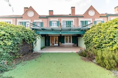 Compra chalet adosado en El Encinar de los Reyes