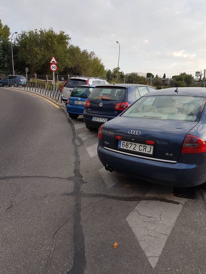 Los vecinos de Cuestablanca piden a la Policía que actúe en la calle Francisco Chico Méndes