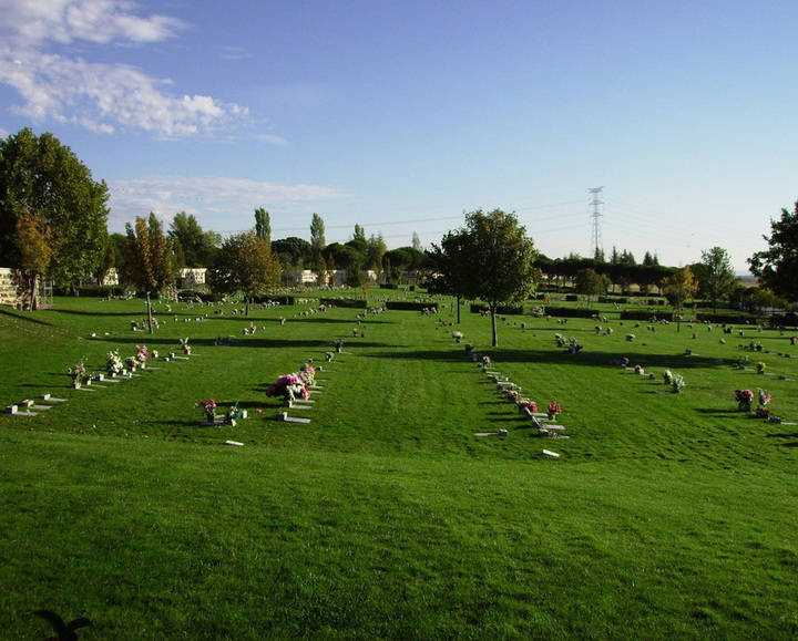 Imagen del interior del recinto del cementerio de La Paz de Alcobendas