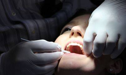 Cómo encontrar una clínica dental de confianza