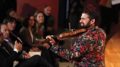 La Comunidad de Madrid lleva un fin de semana más actuaciones musicales al hospital temporal para pacientes COVID-19