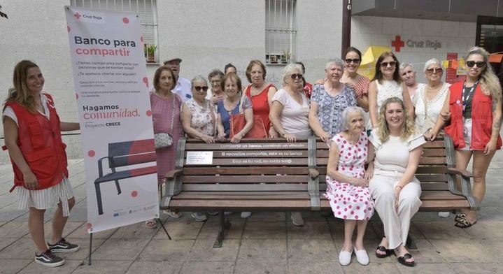 El Ayuntamiento colabora con Cruz Roja en la creación de un 'Banco de la Soledad' para combatir la soledad no deseada