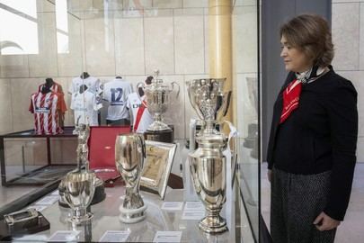 Exposición "Invictus" en el Museo de Historia de Madrid celebra el deporte local con trofeos históricos