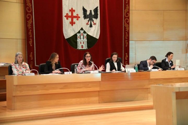 Alcobendas destina en pleno más fondos para el mantenimiento de colegios