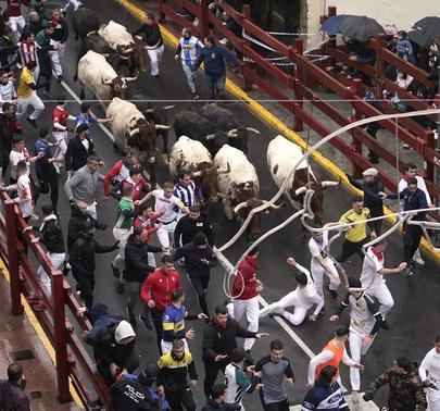 Masiva participación de corredores en el primer Encierro Blanco de 2026