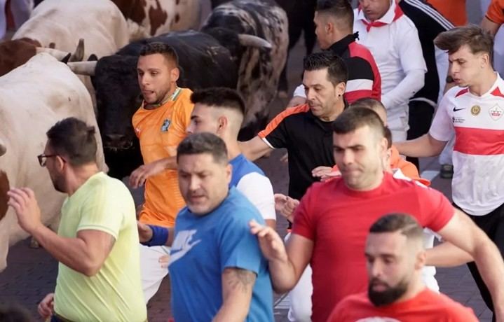 Emocionante primer encierro en honor al Santísimo Cristo de los Remedios en San Sebastián de los Reyes