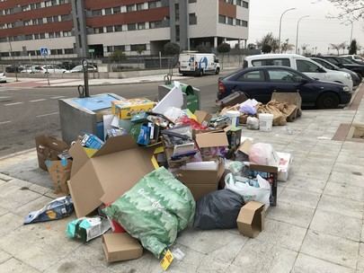 Sanciones por abandonar enseres y muebles en las calles de Alcobendas