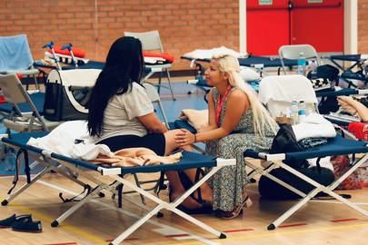 Alcobendas refuerza la atención a los evacuados con psicólogos ante la incertidumbre por los incendios