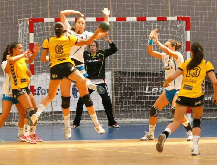 Las 'guerreras' del Helvetia Balonmano Alcobendas cayeron en la pista del líder