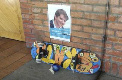 Placa y exhibición anual de skate en homenaje a Ignacio Echeverría, “el héroe del monopatín”