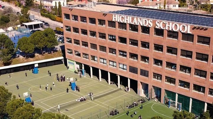 Se inician las declaraciones de las víctimas en el caso del excapellán del Highlands School del Encinar de los Reyes