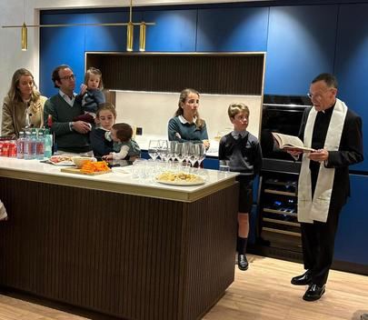 Bendición del nuevo estudio de interiorismo y reformas en Moraleja Green