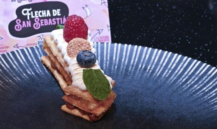La pastelería 'La Emilita' vende 'La Flecha de San Sebastián', el dulce oficial de la ciudad