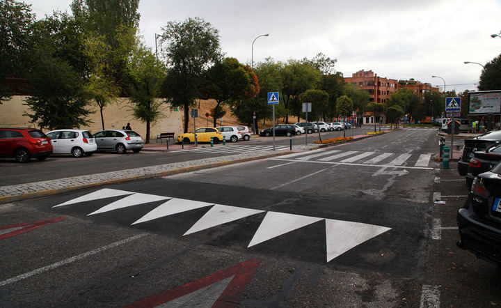 Colocados 5 nuevos lomos de asno en calles de las Urbanizaciones de Alcobendas