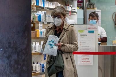 Sanidad fija un precio máximo para las mascarillas quirúrgicas de 0,96 euros la unidad