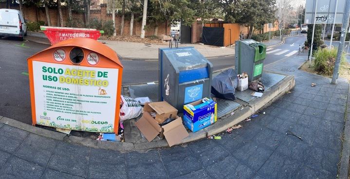 Reciclaje en la urbanización El Soto