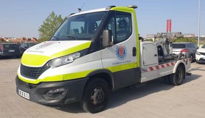 Retirada de vehículos abandonados en las calles de Sanse