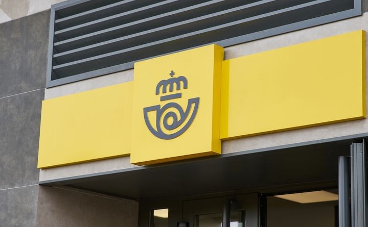 'Caos' en la Oficina de Correos de La Moraleja