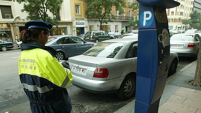 Piden parquímetro en el Paseo de los Parques del Encinar