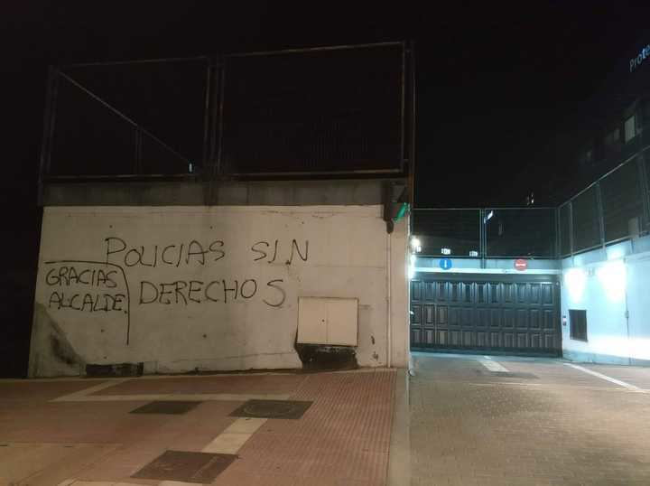 Multitud de pintadas en Sanse contra el Alcalde del municipio