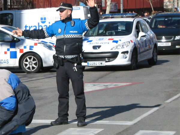 La Policía Local premiará esta noche a los jóvenes conductores que den 0,0