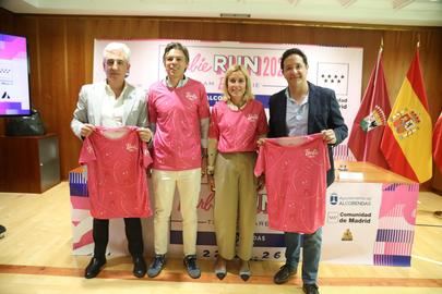 Alcobendas se viste de rosa para acoger la primera Barbie Run de Europa